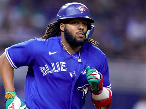 Vladimir Guerrero Jr. scratched from Blue Jays’ lineup with sore right knee